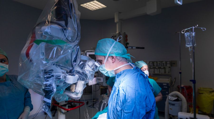 Qué ventajas tiene la cirugía robótica